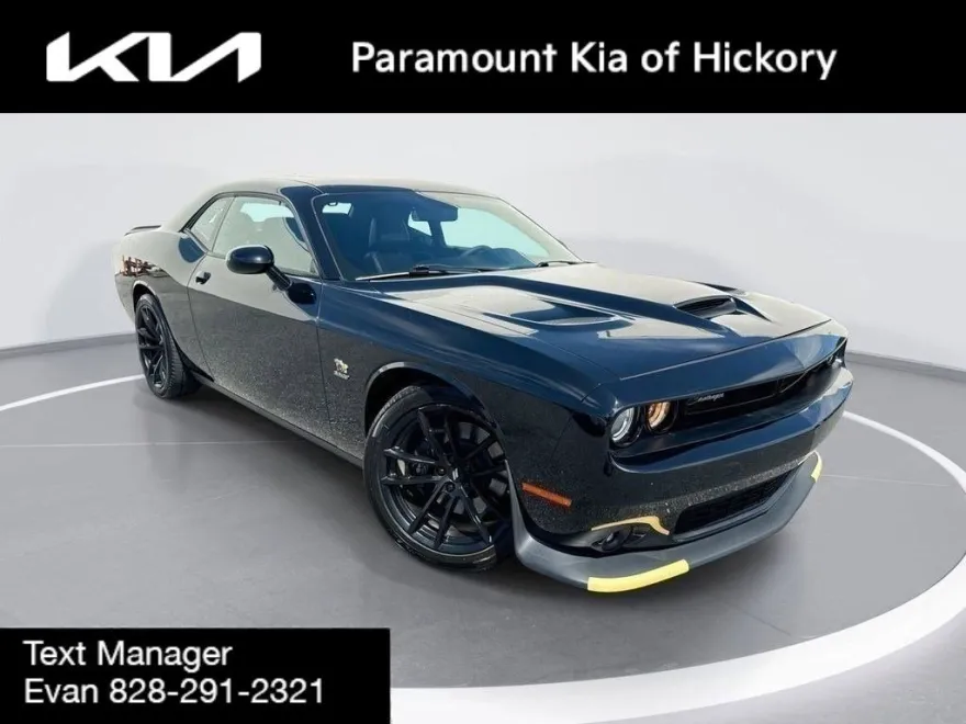 2023 Dodge Challenger R/T Scat Pack photo 1