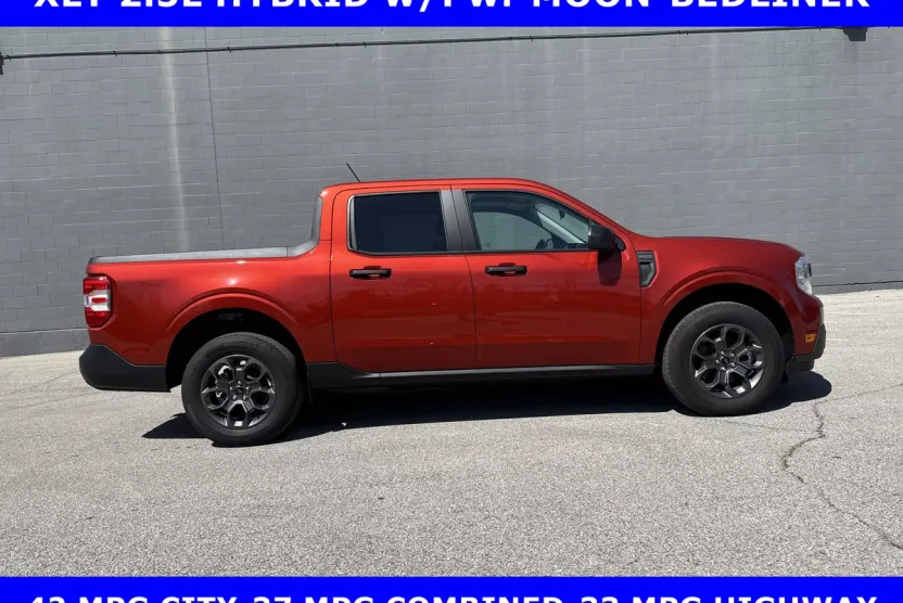 2024 Ford Maverick XLT photo 1