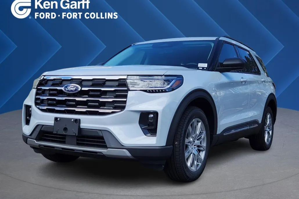 2025 Ford Explorer photo 1