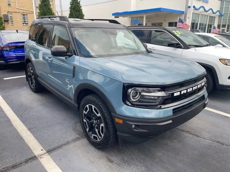 2021 Ford Bronco Sport Outer Banks photo 1