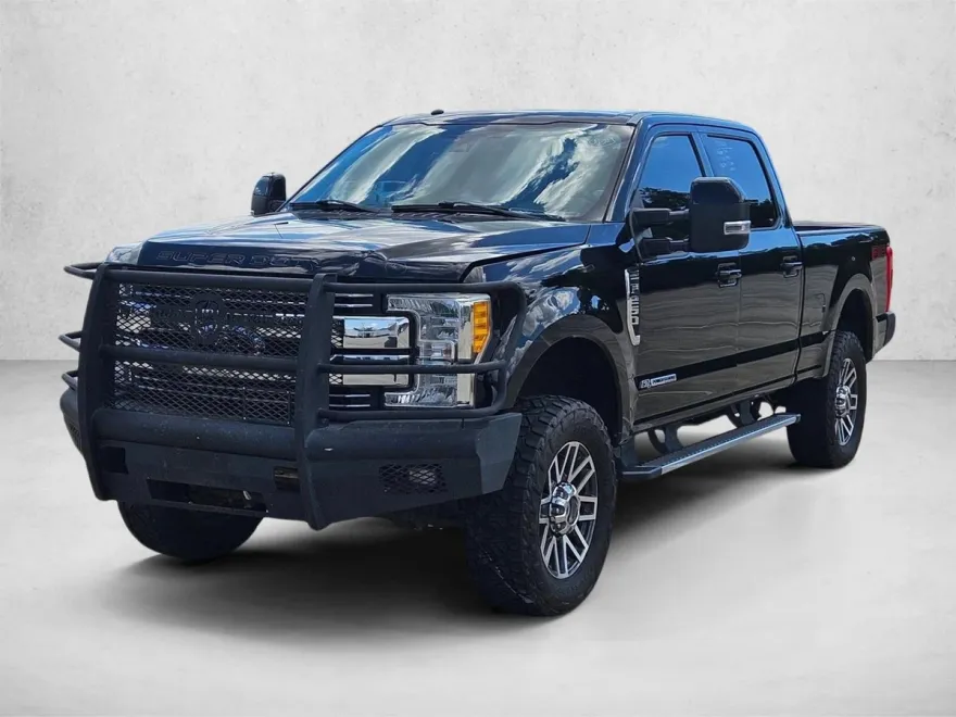2017 Ford F-250 Lariat photo 1