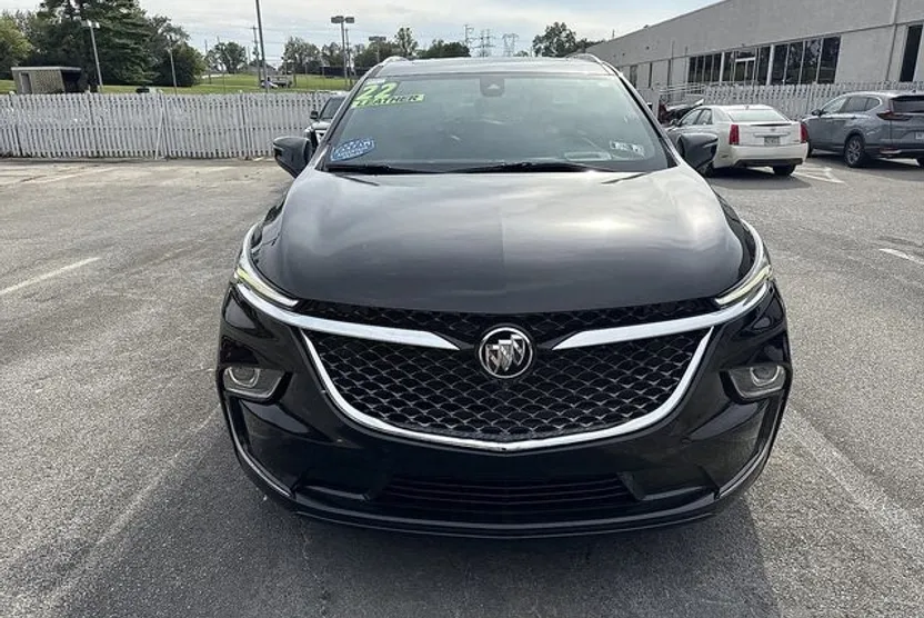 2022 Buick Enclave Avenir photo 1
