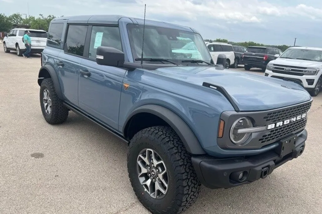 2025 Ford Bronco Badlands photo 1