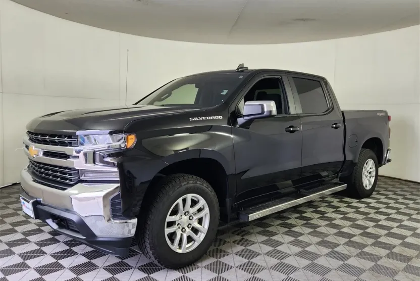 2019 Chevrolet Silverado 1500 LT photo 1
