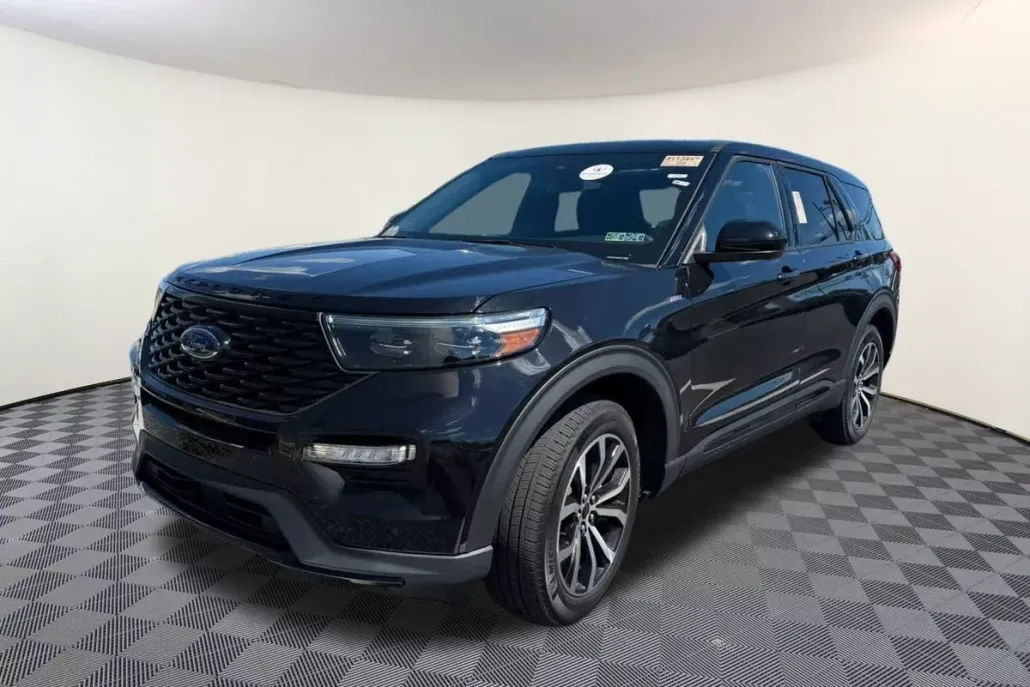 2022 Ford Explorer ST-Line photo 1