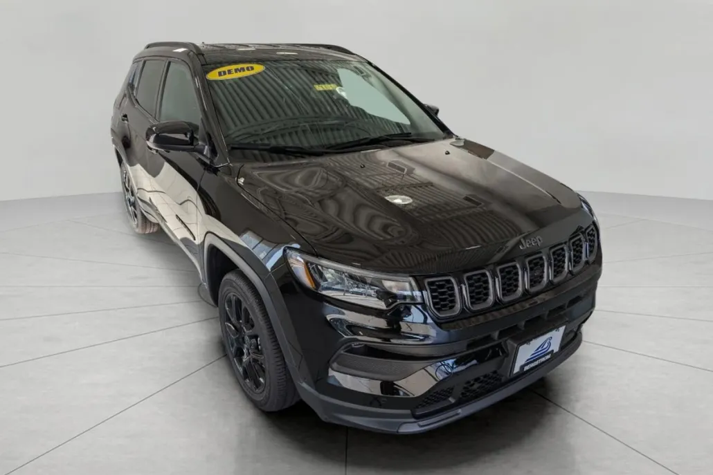 2025 Jeep Compass Latitude photo 1