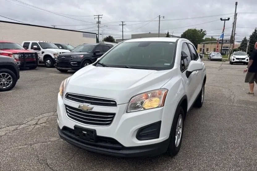 2016 Chevrolet Trax LS photo 1