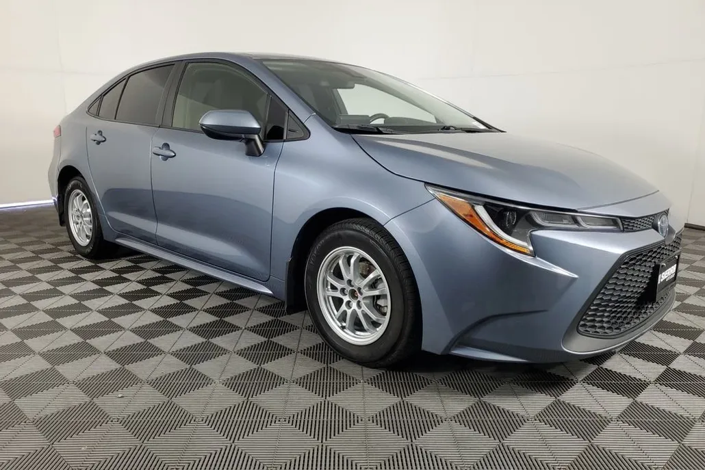 2022 Toyota Corolla Hybrid LE photo 1
