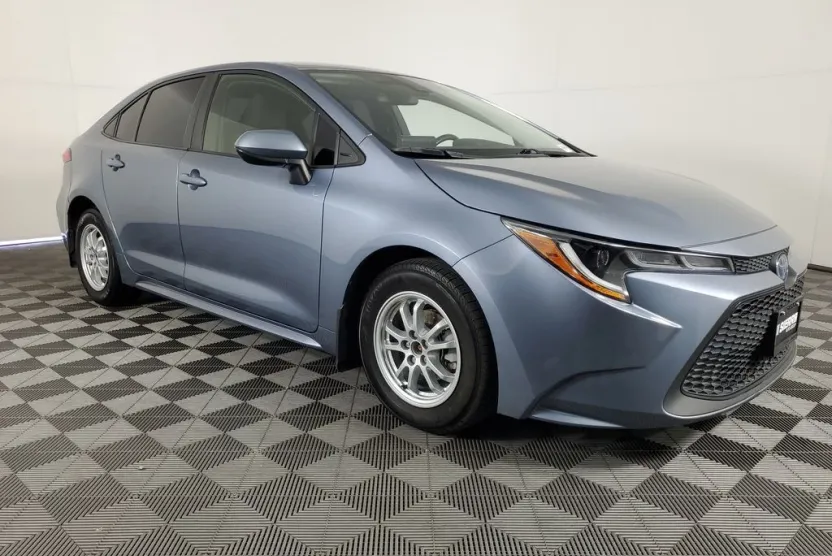 2022 Toyota Corolla Hybrid LE photo 1