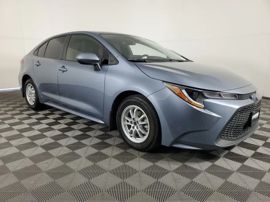 2022 Toyota Corolla Hybrid LE photo 1