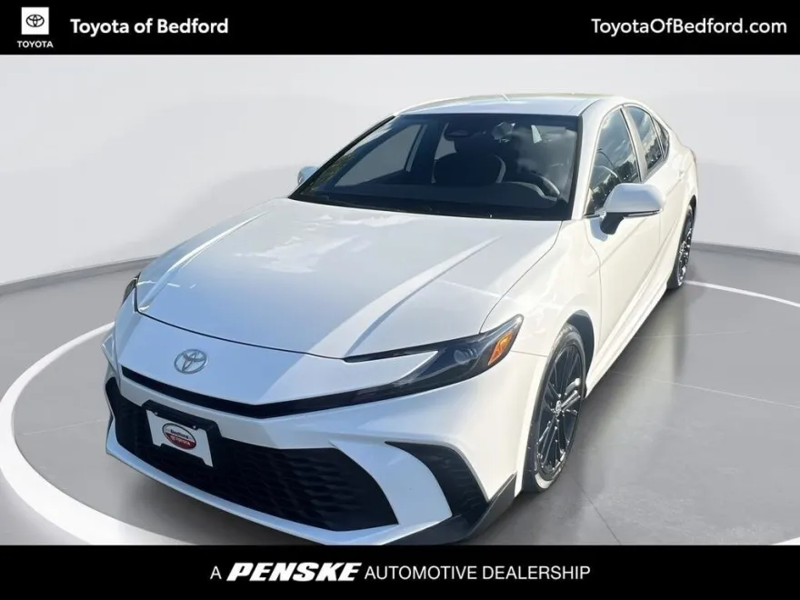 2025 Toyota Camry SE photo 1