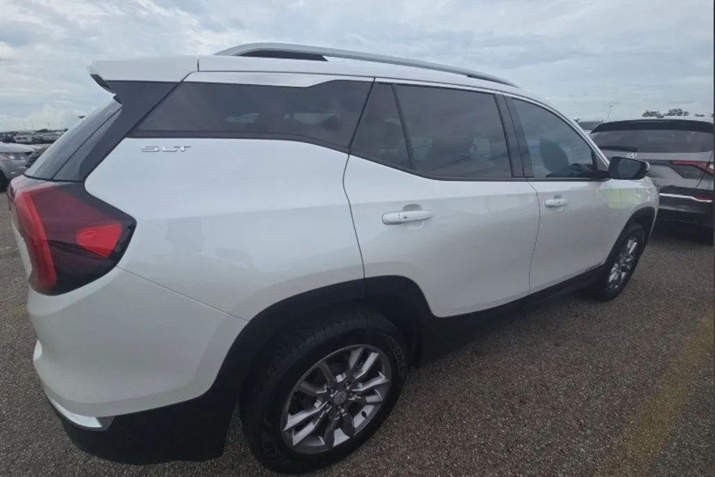 2022 Gmc Terrain SLT photo 1