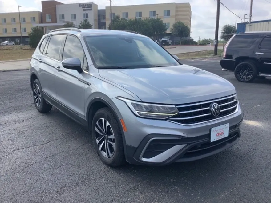 2022 Volkswagen Tiguan S photo 1