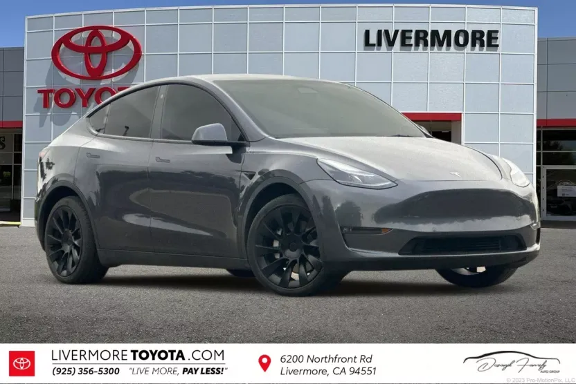 2022 Tesla Model Y Long Range photo 1