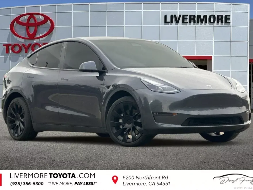 2022 Tesla Model Y Long Range photo 1