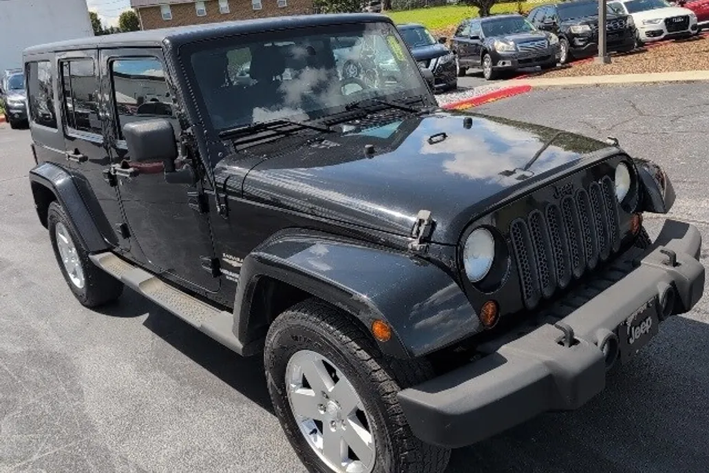 2012 Jeep Wrangler Unlimited Sahara photo 1