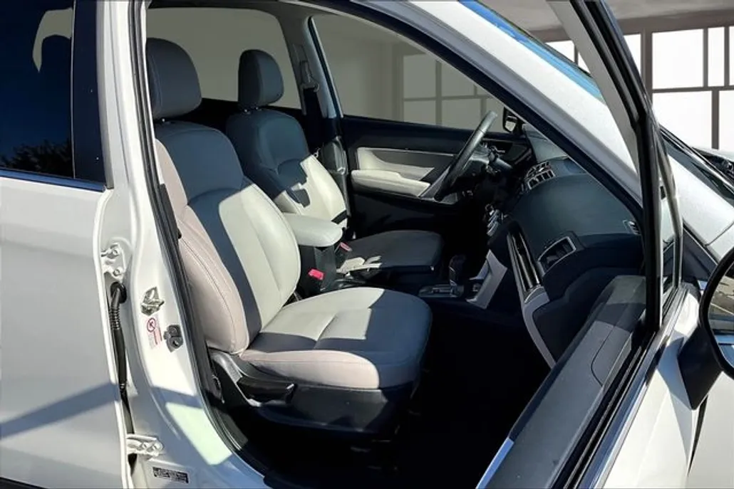 2017 Subaru Forester 2.5i Limited photo 1