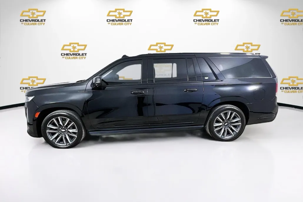 2022 Cadillac Escalade ESV Sport photo 1