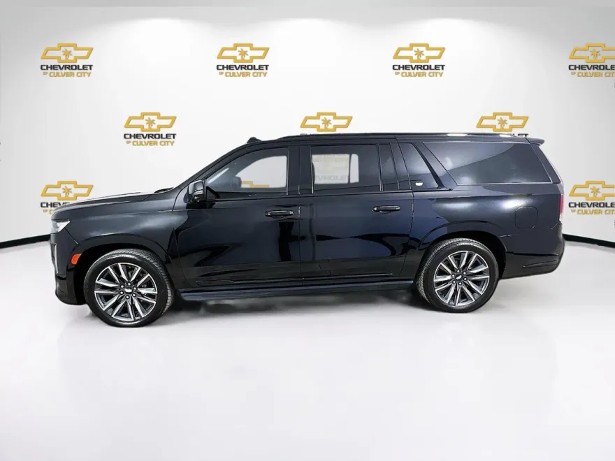 2022 Cadillac Escalade ESV Sport photo 1