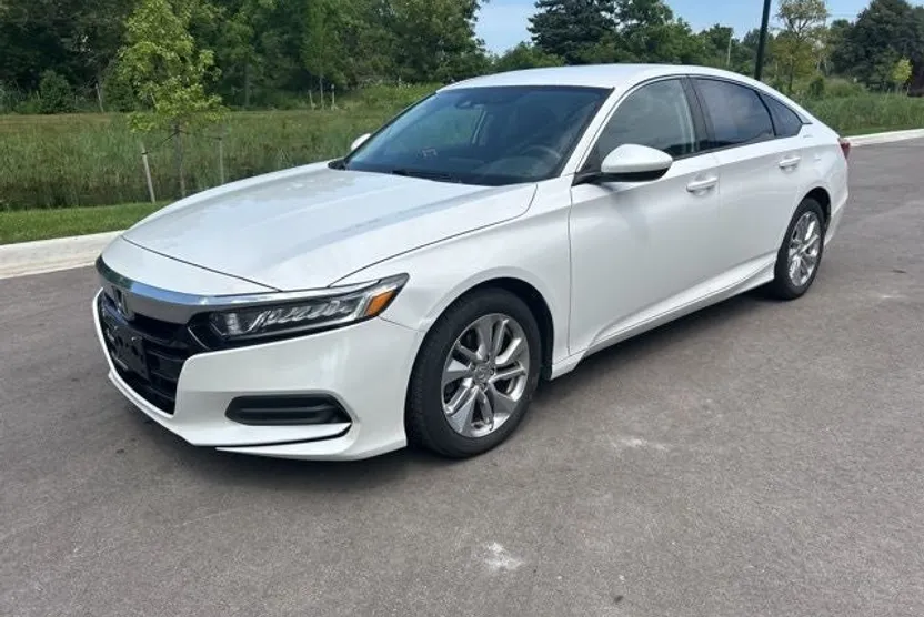 2019 Honda Accord LX photo 1
