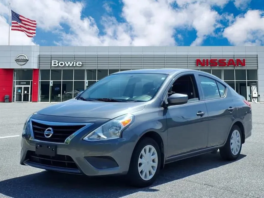 2018 Nissan Versa 1.6 Plus photo 1