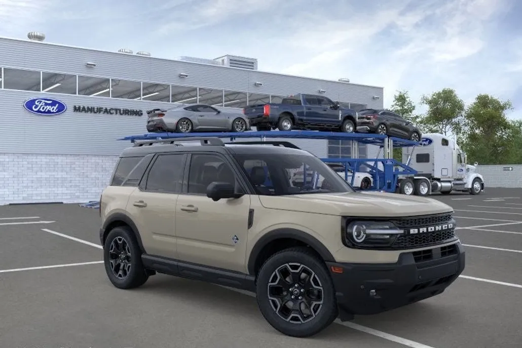 2025 Ford Bronco Sport Outer Banks photo 1