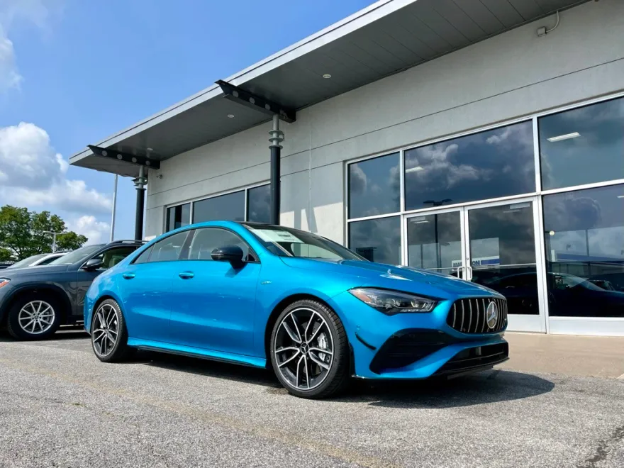 2025 Mercedes Benz CLA 35 AMG 4MATIC photo 1