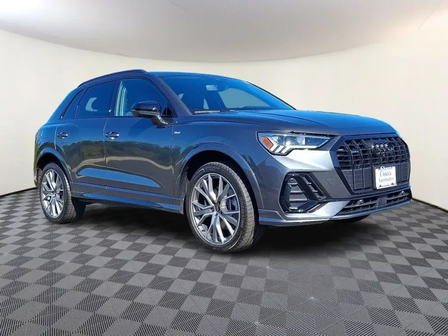 2025 Audi Q3 S line Premium Plus photo 1