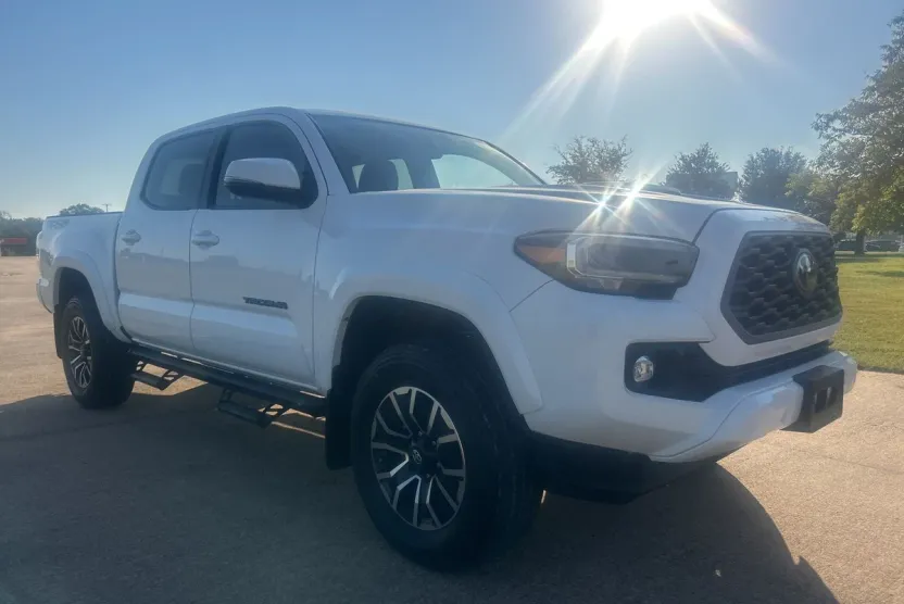 2023 Toyota Tacoma TRD Sport V6 photo 1