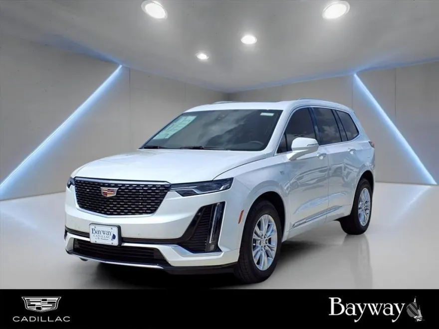 2025 Cadillac XT6 Luxury photo 1