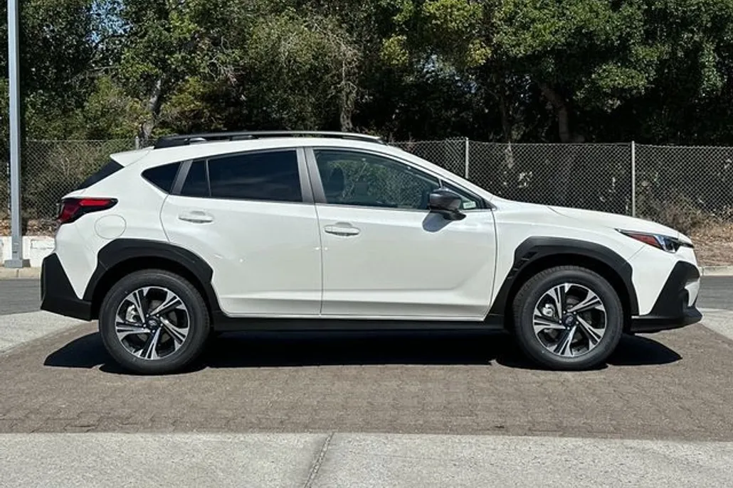 2025 Subaru Crosstrek Premium photo 1