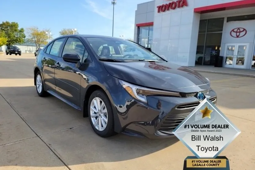 2025 Toyota Corolla Hybrid LE photo 1