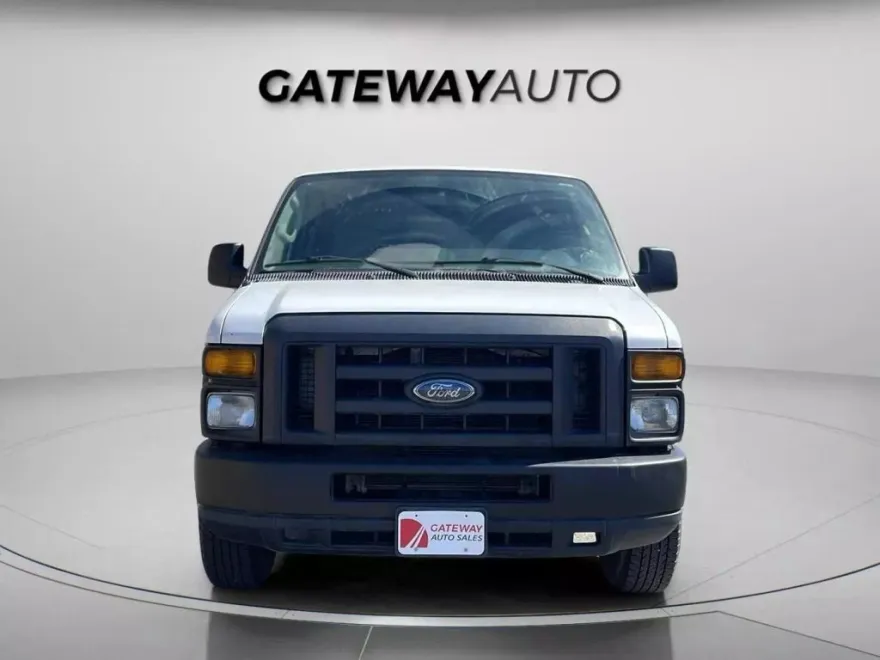 2013 Ford E-250 photo 1