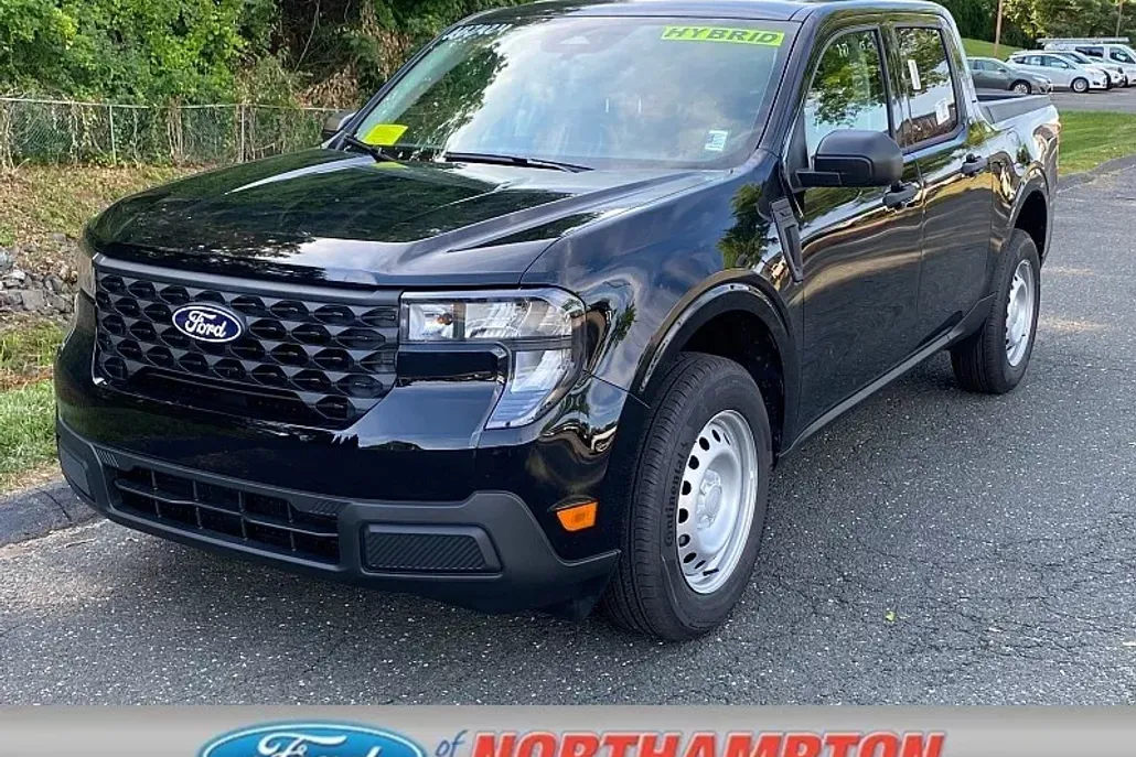 2025 Ford Maverick XL photo 1