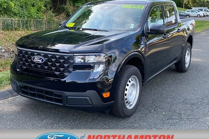 2025 Ford Maverick XL photo 1
