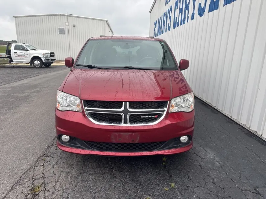 2014 Dodge Grand Caravan SXT photo 1