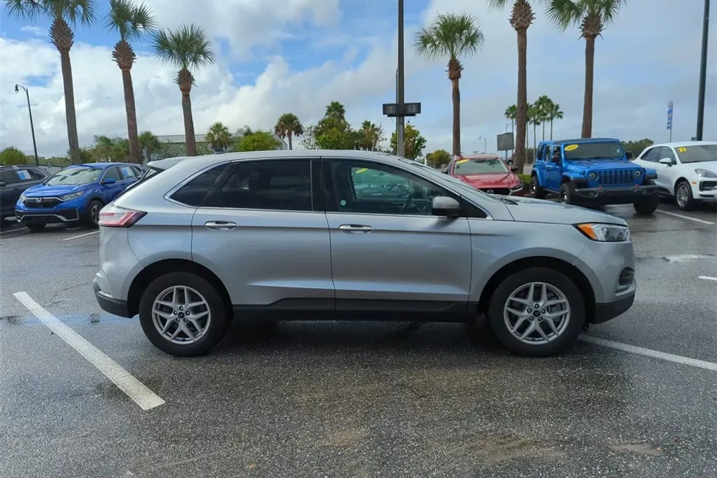 2024 Ford Edge SEL photo 1