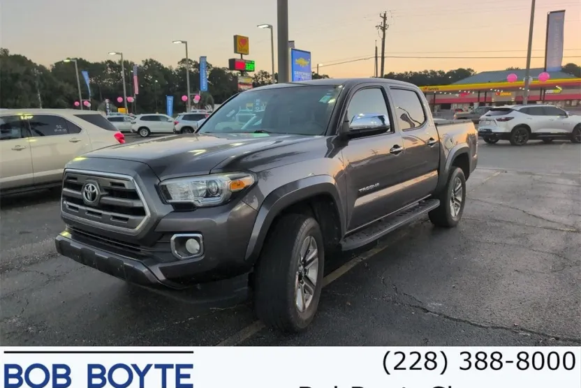 2017 Toyota Tacoma Limited photo 1