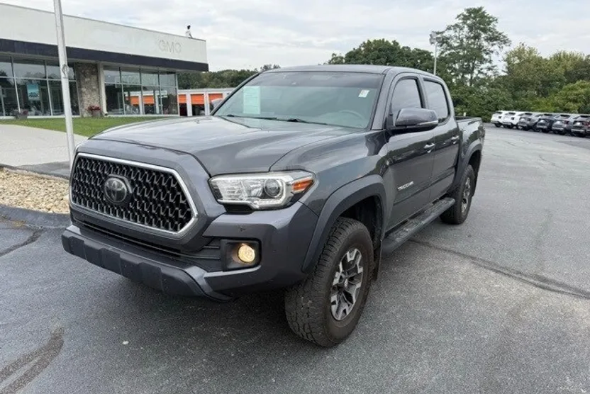 2018 Toyota Tacoma SR V6 photo 1