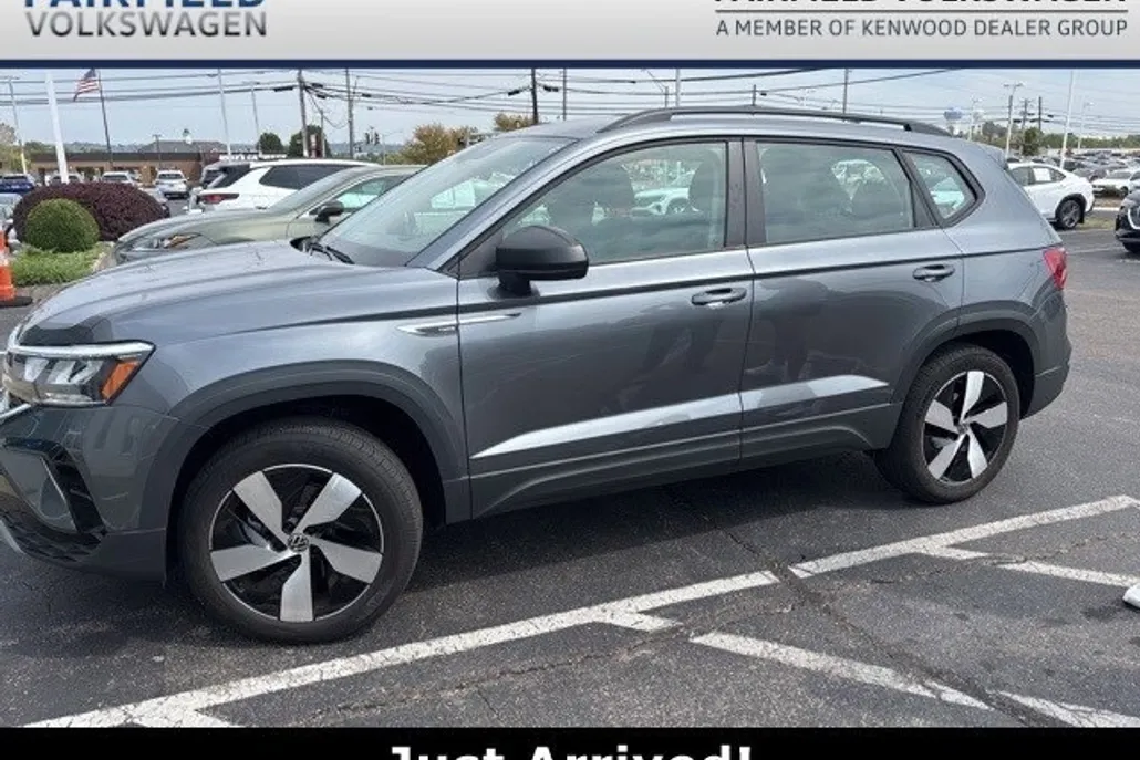 2024 Volkswagen Taos S photo 1