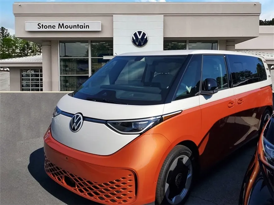 2025 Volkswagen ID. Buzz Pro Plus photo 1