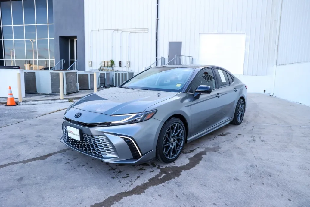 2025 Toyota Camry XSE photo 1