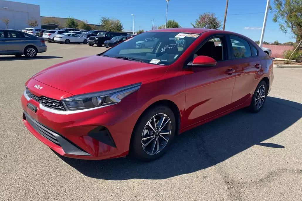 2024 Kia Forte LXS photo 1