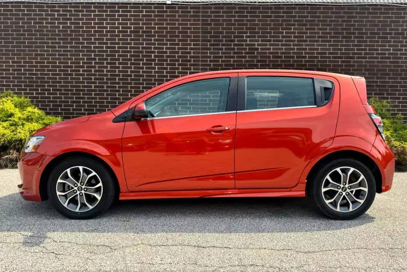 2020 Chevrolet Sonic LT photo 1