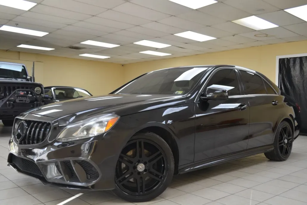 2016 Mercedes Benz E 350 4MATIC Sedan photo 1