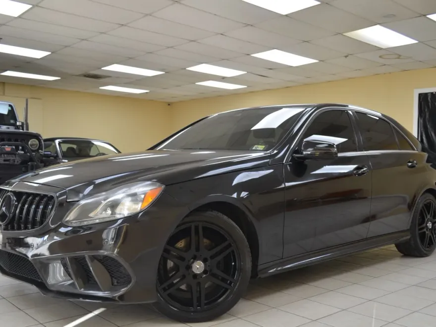 2016 Mercedes Benz E 350 4MATIC Sedan photo 1