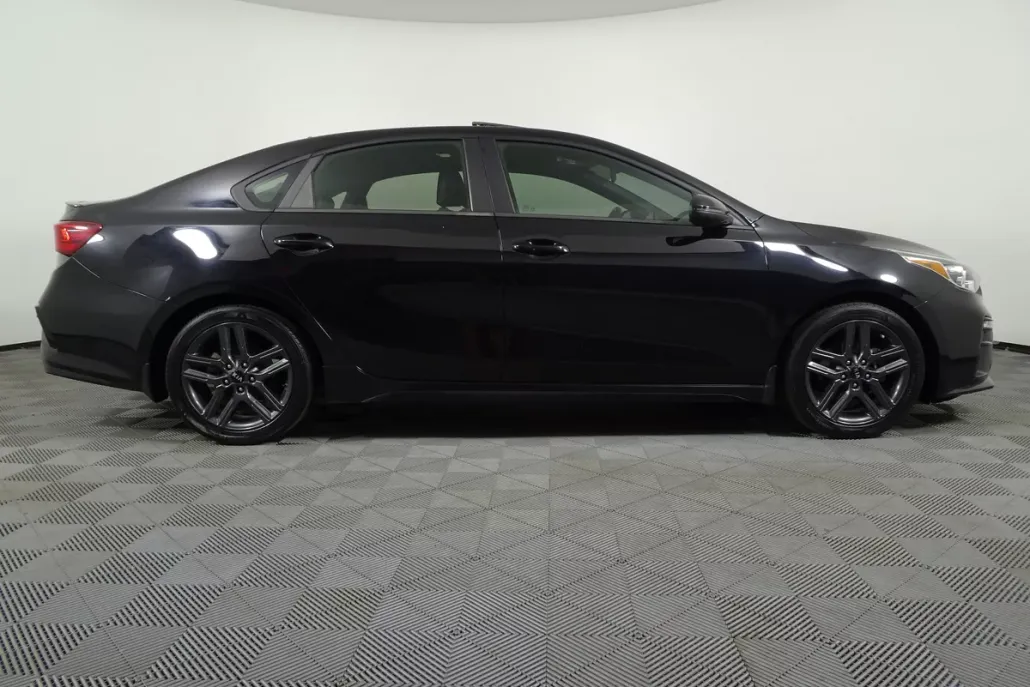 2021 Kia Forte GT-Line photo 1