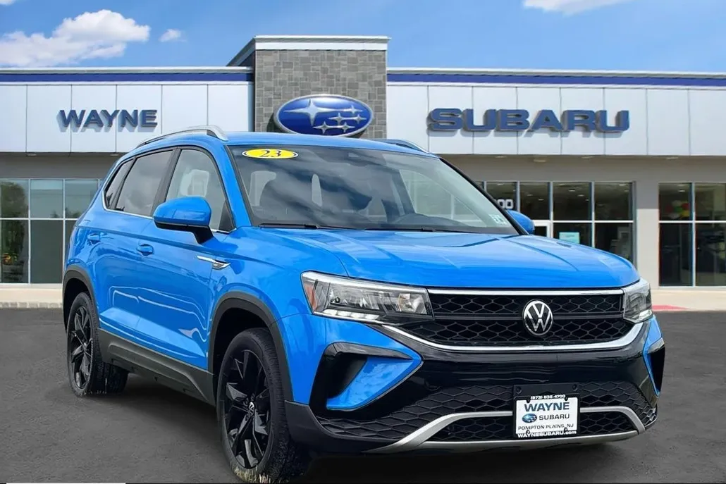 2023 Volkswagen Taos SE photo 1