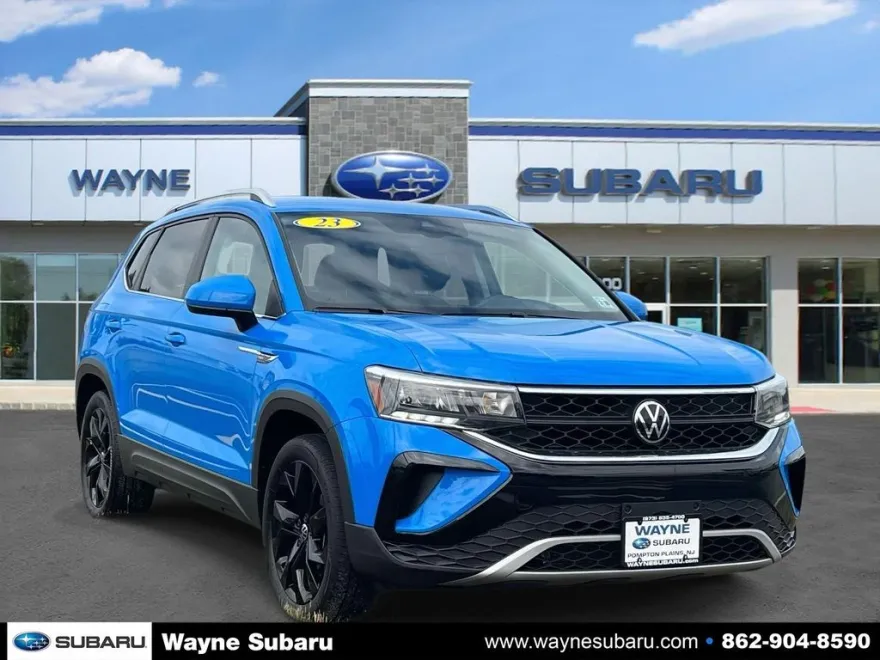 2023 Volkswagen Taos SE photo 1