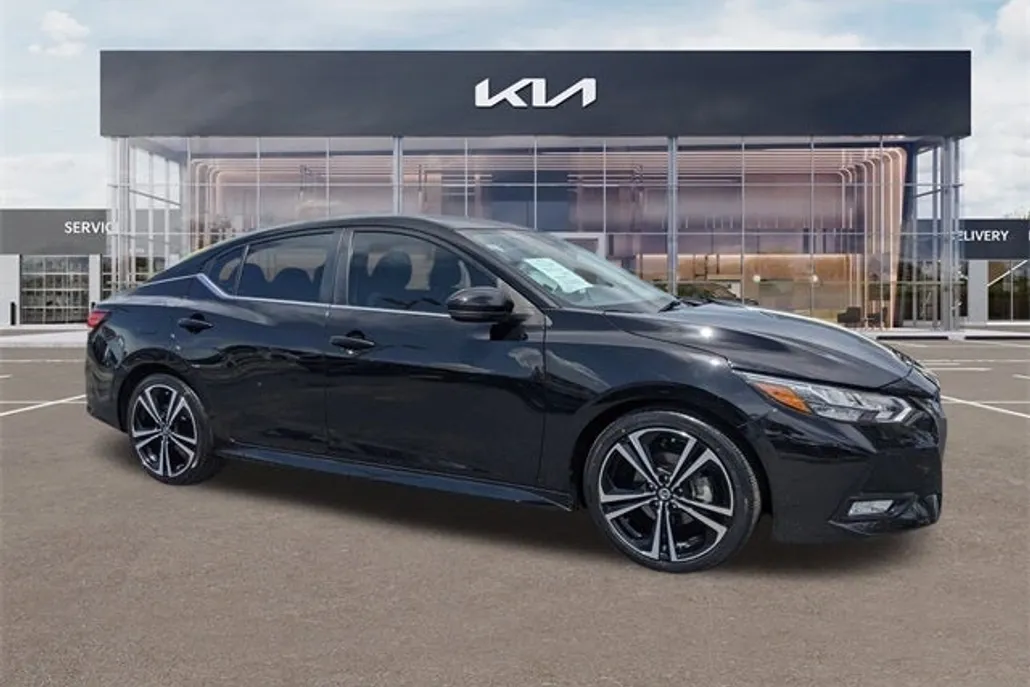 2022 Nissan Sentra SR photo 1